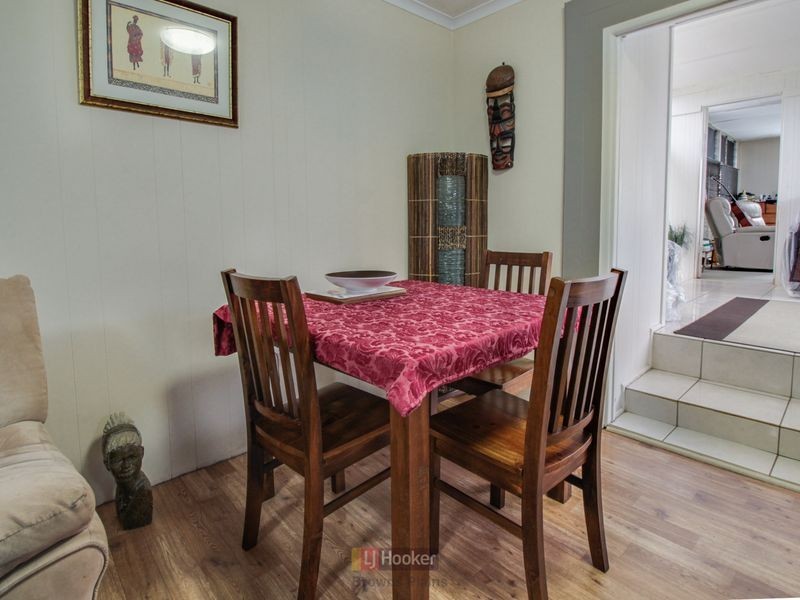 93 Conifer Street, Hillcrest QLD 4118
