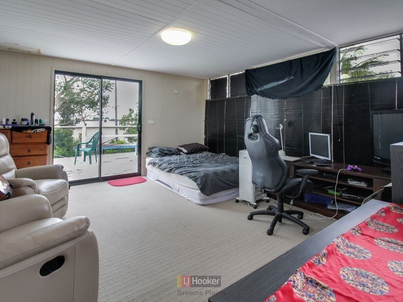 93 Conifer Street, Hillcrest QLD 4118