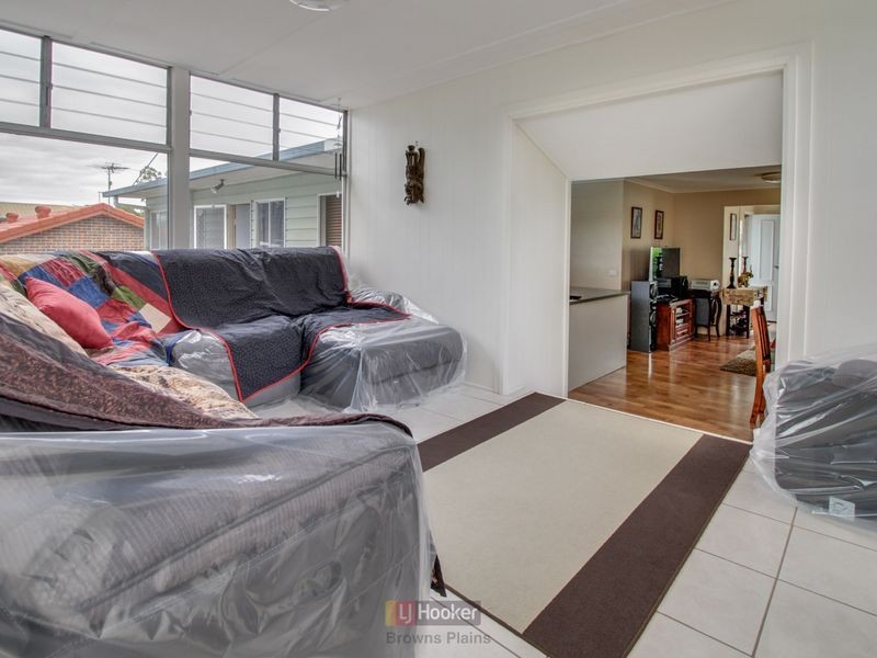 93 Conifer Street, Hillcrest QLD 4118