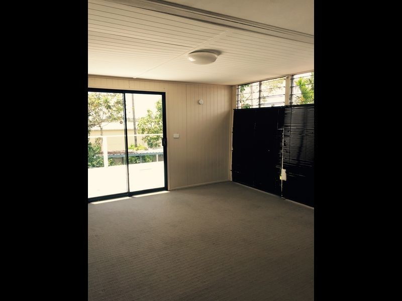 93 Conifer Street, Hillcrest QLD 4118