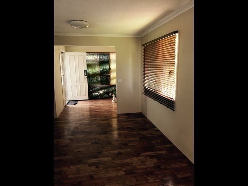 93 Conifer Street, Hillcrest QLD 4118