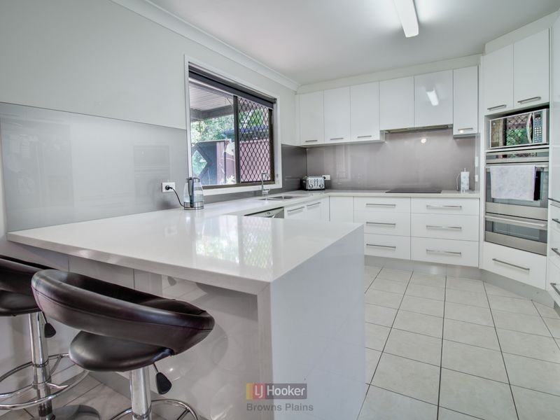 62 Waratah Drive, Crestmead QLD 4132
