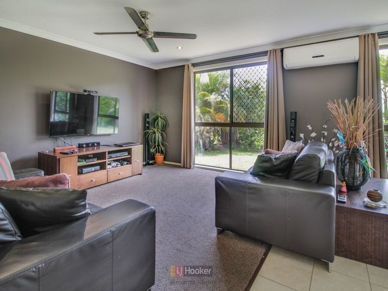 62 Waratah Drive, Crestmead QLD 4132