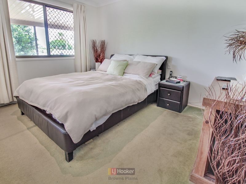62 Waratah Drive, Crestmead QLD 4132