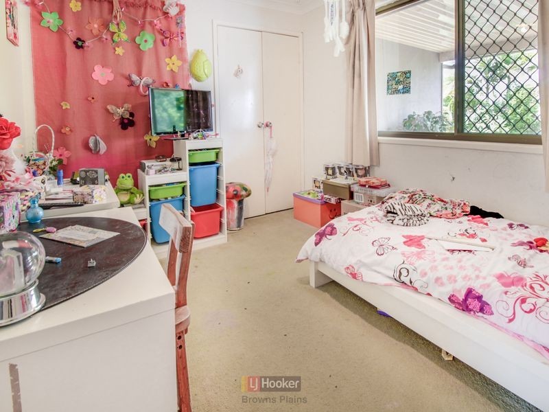 62 Waratah Drive, Crestmead QLD 4132