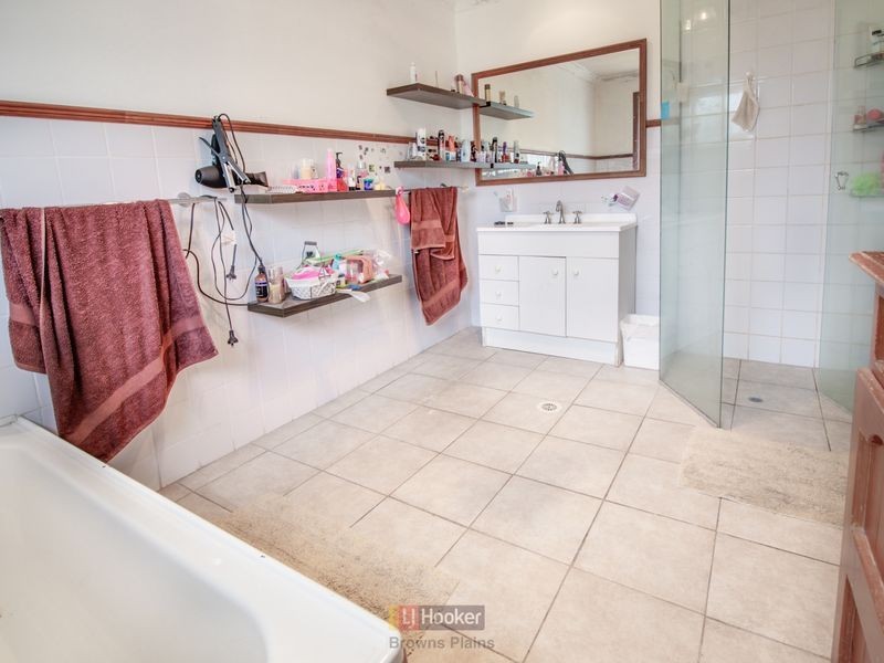 62 Waratah Drive, Crestmead QLD 4132