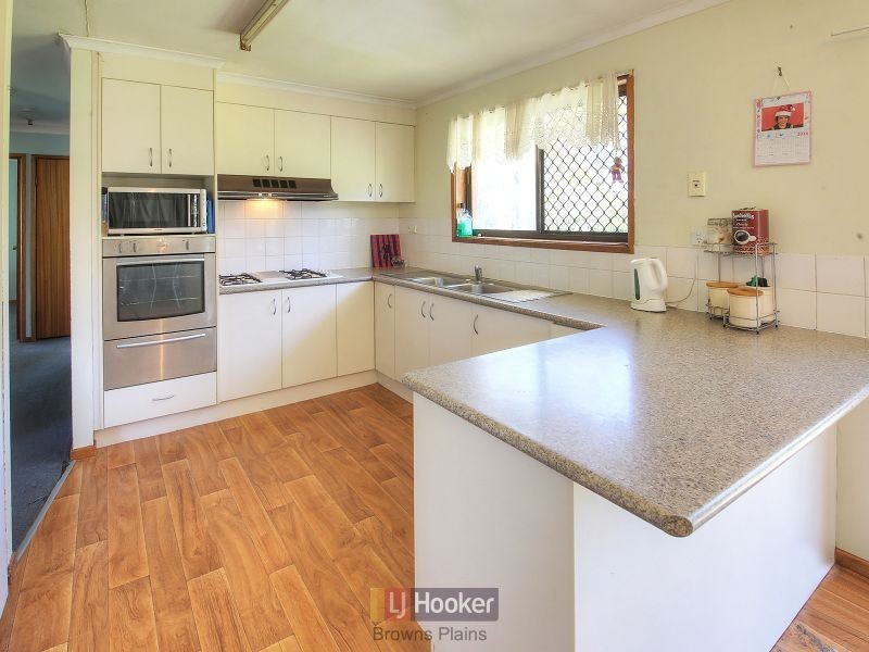 8 Tamarind Street, Marsden QLD 4132