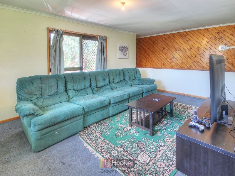 8 Tamarind Street, Marsden QLD 4132