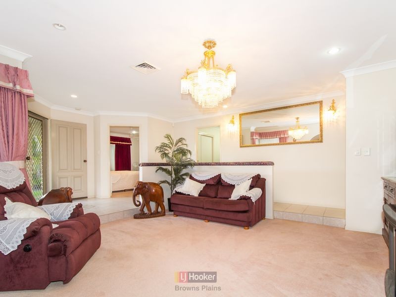 7-15 Saxby Court, Park Ridge South QLD 4125