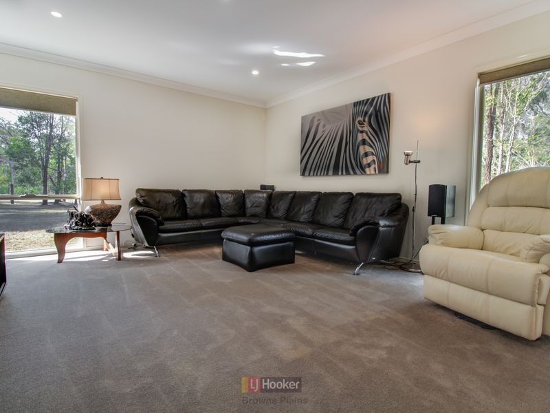 31 Carbeen Road, Park Ridge South QLD 4125