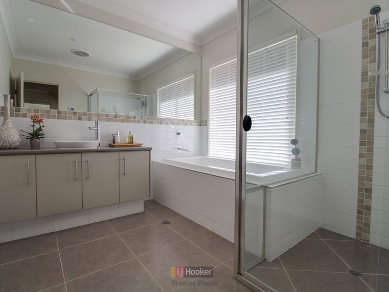 31 Carbeen Road, Park Ridge South QLD 4125