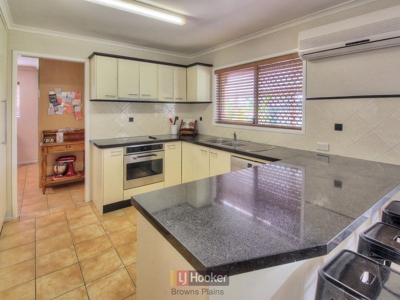 26 Grecian Street, Regents Park QLD 4118