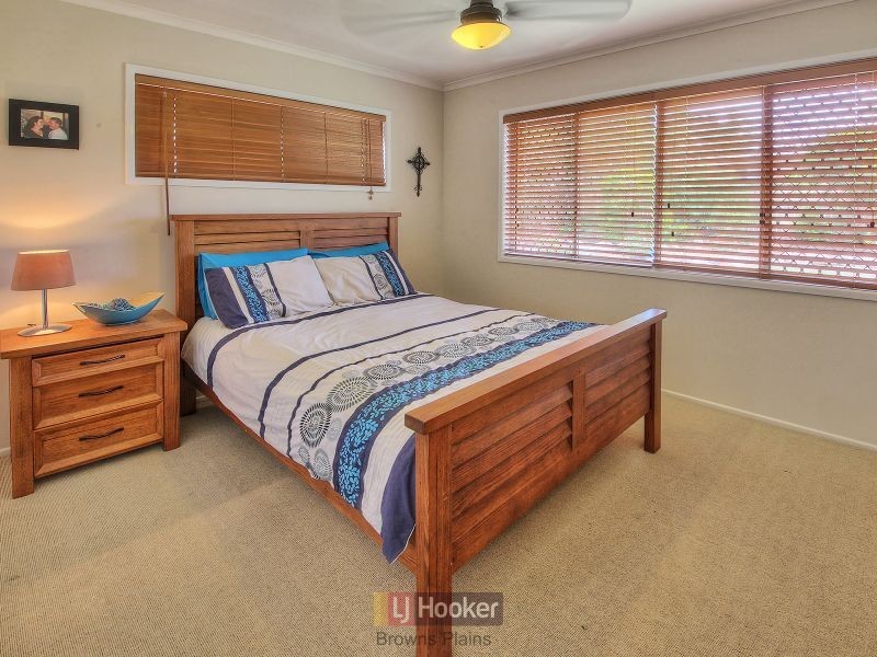 26 Grecian Street, Regents Park QLD 4118