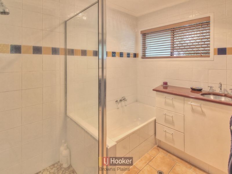 26 Grecian Street, Regents Park QLD 4118