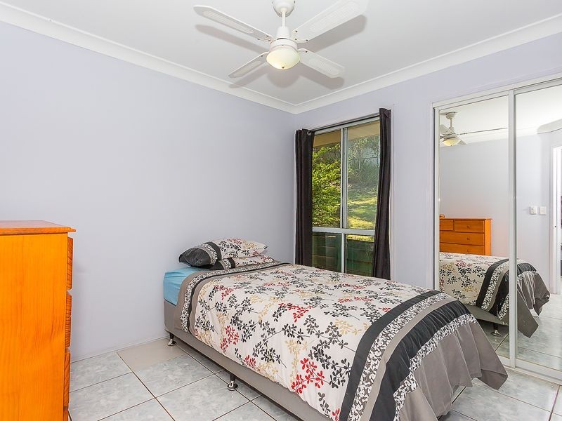2 Hillside Crescent, Edens Landing QLD 4207