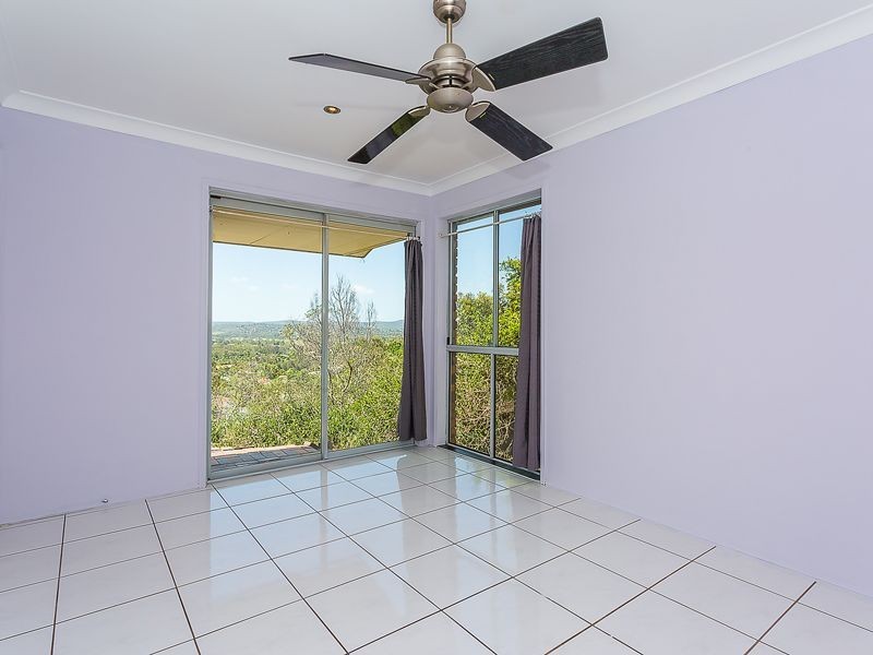2 Hillside Crescent, Edens Landing QLD 4207