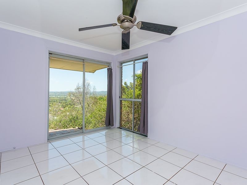 2 Hillside Crescent, Edens Landing QLD 4207