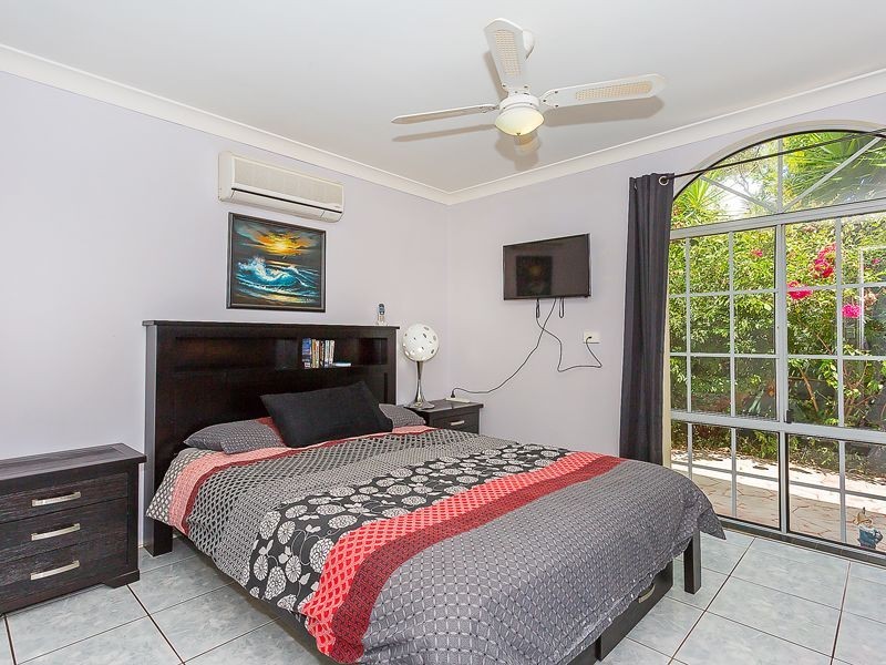 2 Hillside Crescent, Edens Landing QLD 4207