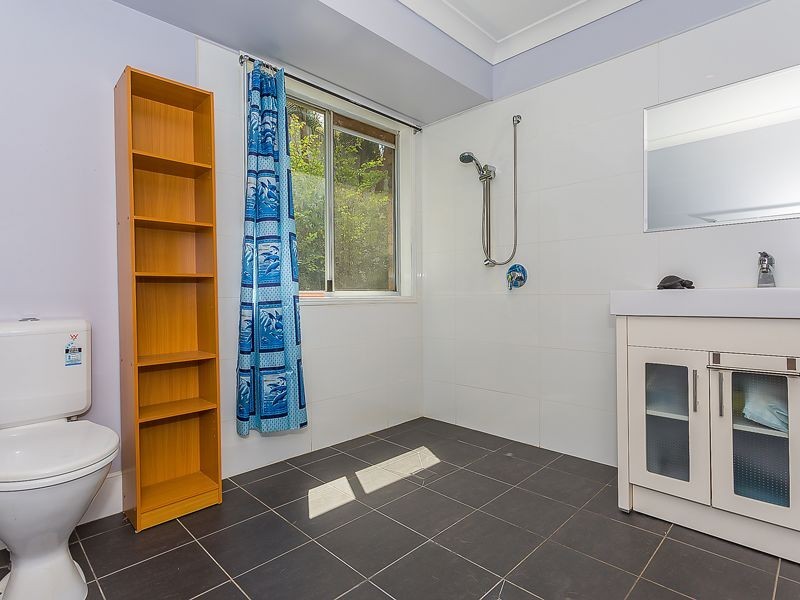 2 Hillside Crescent, Edens Landing QLD 4207