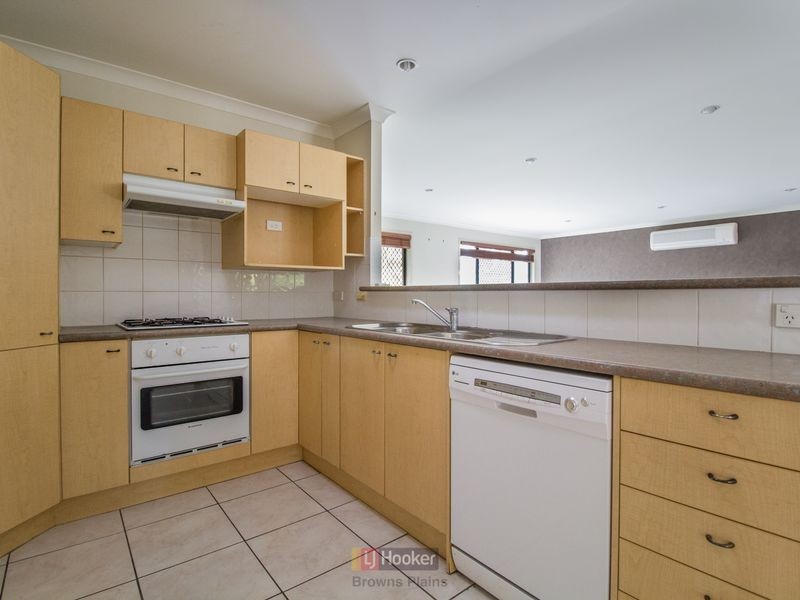 4 Benjamina Circuit, Regents Park QLD 4118