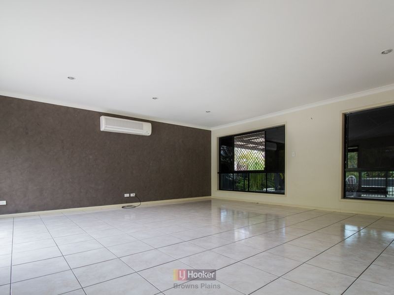 4 Benjamina Circuit, Regents Park QLD 4118