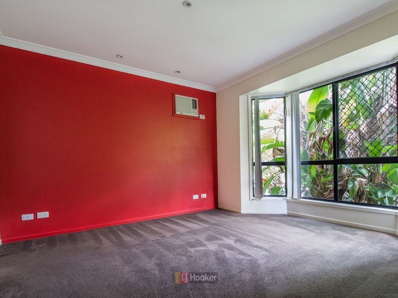 4 Benjamina Circuit, Regents Park QLD 4118