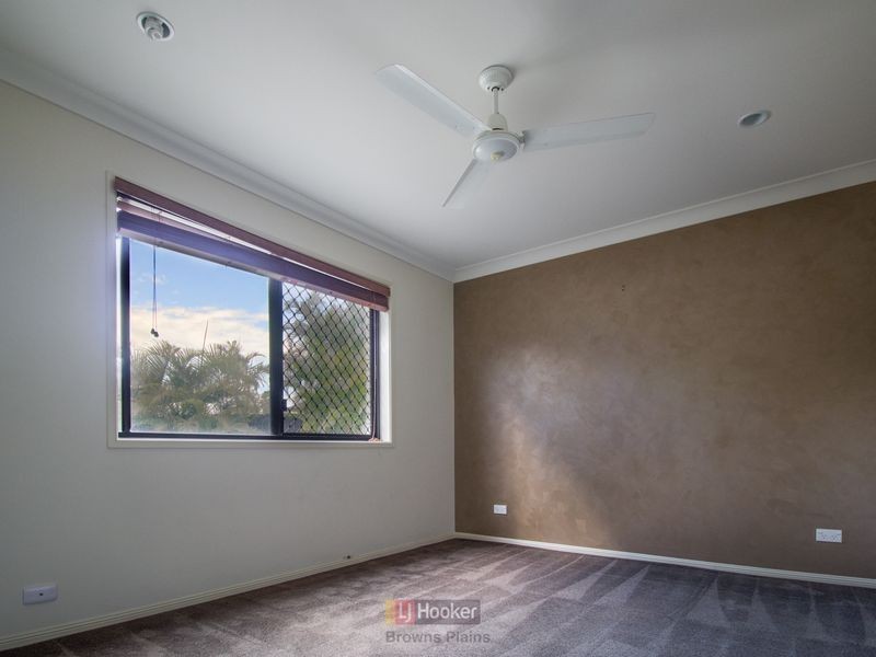 4 Benjamina Circuit, Regents Park QLD 4118