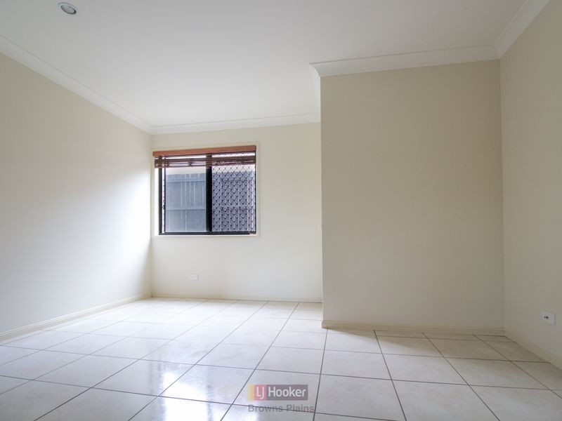 4 Benjamina Circuit, Regents Park QLD 4118