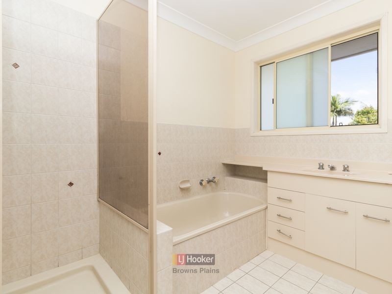 16 Cianthus Street, Regents Park QLD 4118