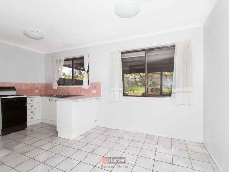 62 Radiata Street, Hillcrest QLD 4118