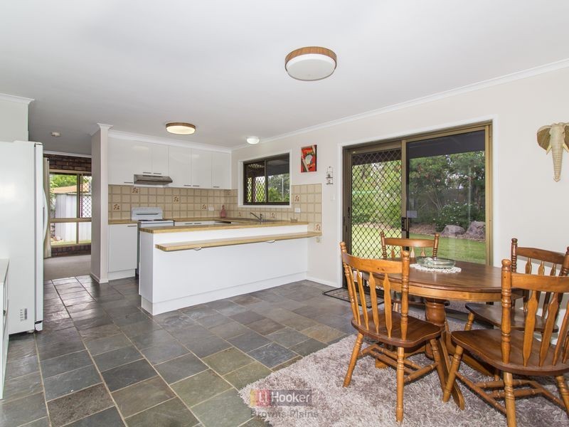 16 Clover Court, Regents Park QLD 4118