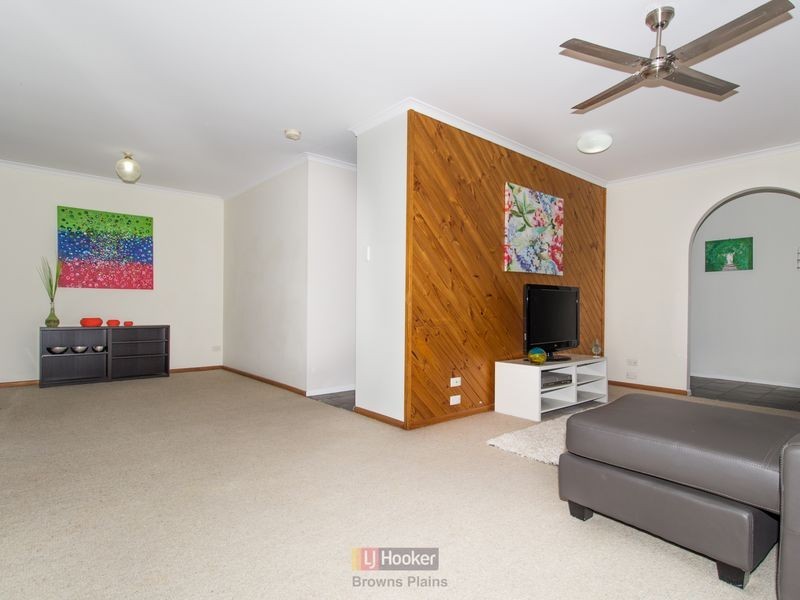 16 Clover Court, Regents Park QLD 4118