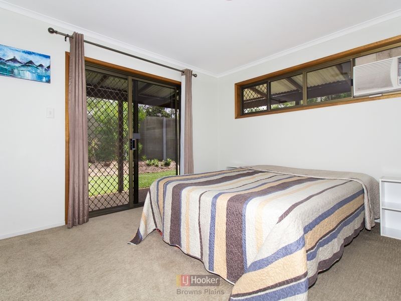 16 Clover Court, Regents Park QLD 4118