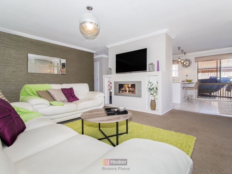 22 Conifer Street, Hillcrest QLD 4118