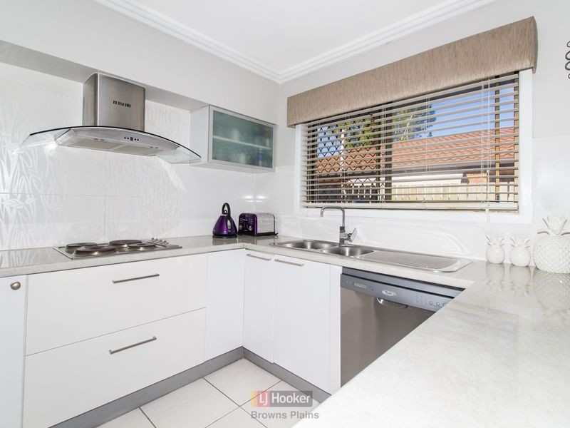 22 Conifer Street, Hillcrest QLD 4118
