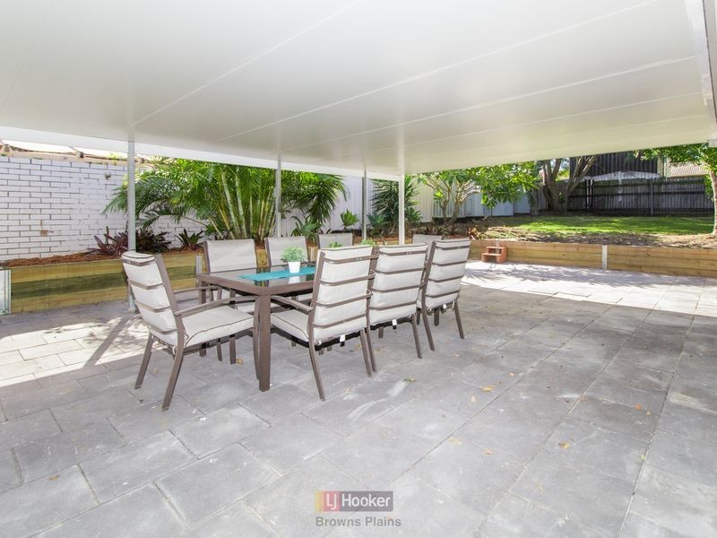 22 Conifer Street, Hillcrest QLD 4118