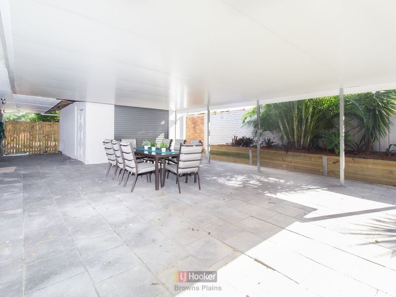 22 Conifer Street, Hillcrest QLD 4118