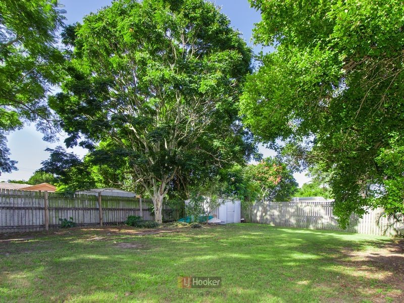 22 Conifer Street, Hillcrest QLD 4118