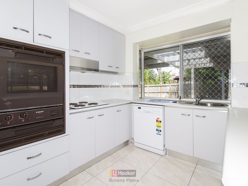 50 Peverell Street, Hillcrest QLD 4118