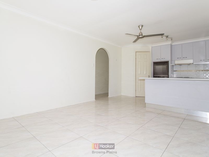 50 Peverell Street, Hillcrest QLD 4118