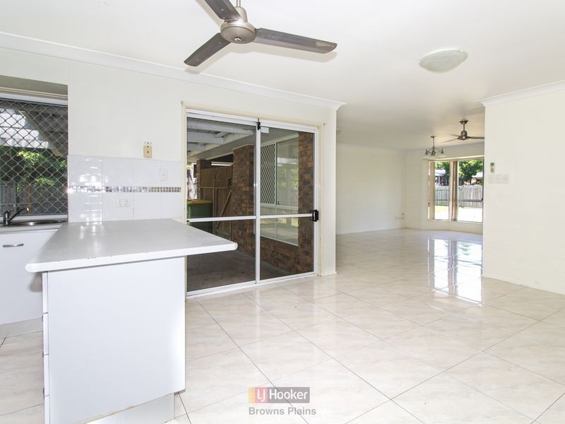 50 Peverell Street, Hillcrest QLD 4118