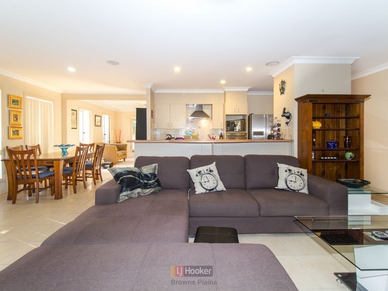 1 Lake Cooloola Court, Logan Reserve QLD 4133