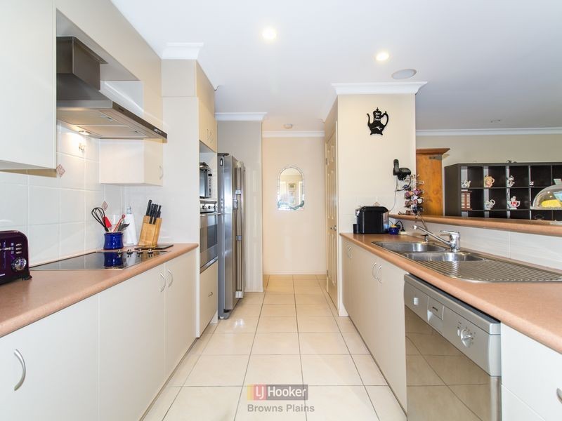 1 Lake Cooloola Court, Logan Reserve QLD 4133