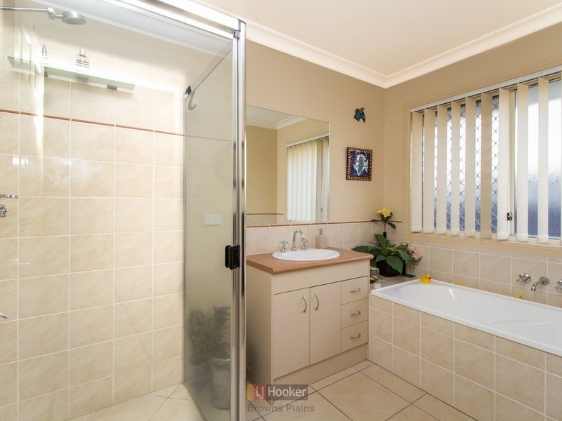 1 Lake Cooloola Court, Logan Reserve QLD 4133