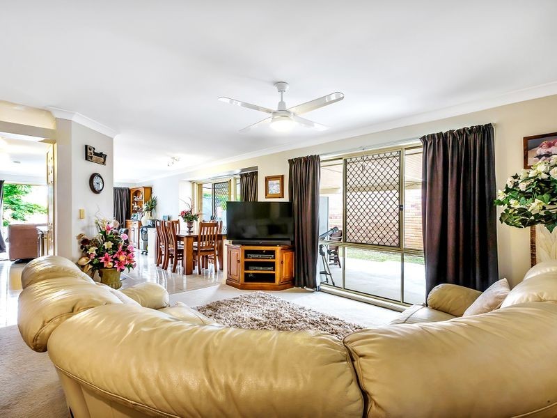 9 Pinedale Crescent, Parkinson QLD 4115