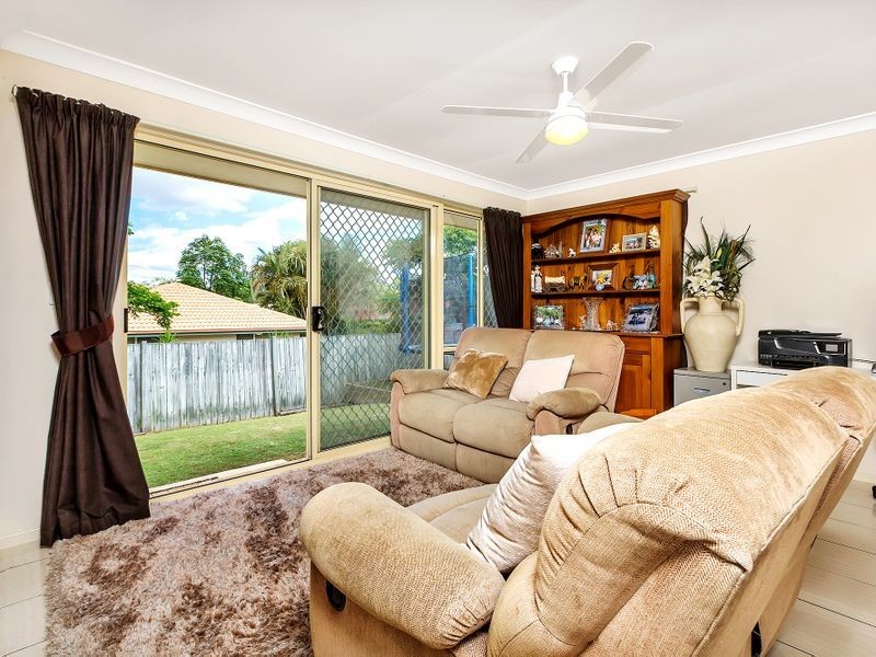 9 Pinedale Crescent, Parkinson QLD 4115
