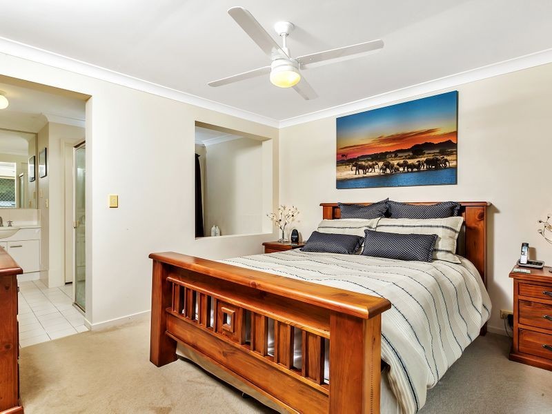 9 Pinedale Crescent, Parkinson QLD 4115