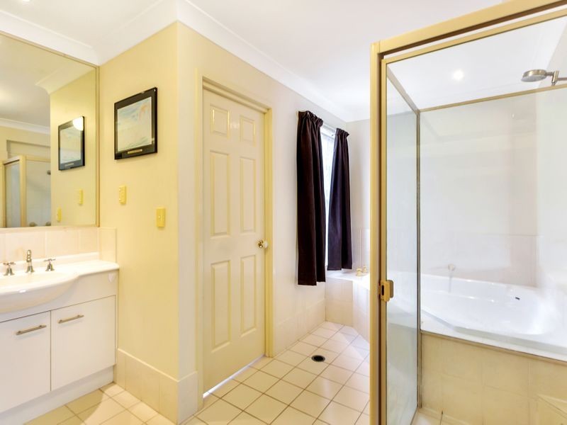 9 Pinedale Crescent, Parkinson QLD 4115