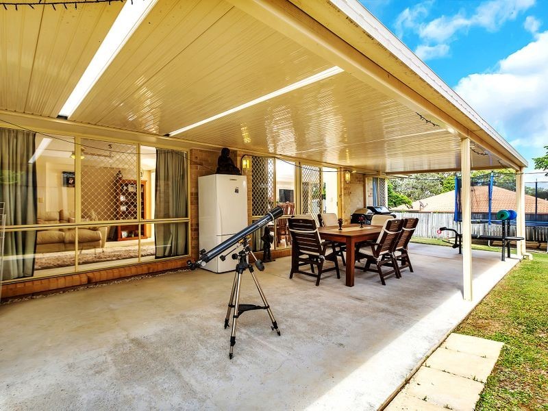 9 Pinedale Crescent, Parkinson QLD 4115