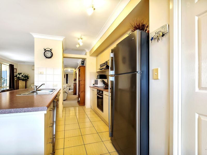 9 Pinedale Crescent, Parkinson QLD 4115